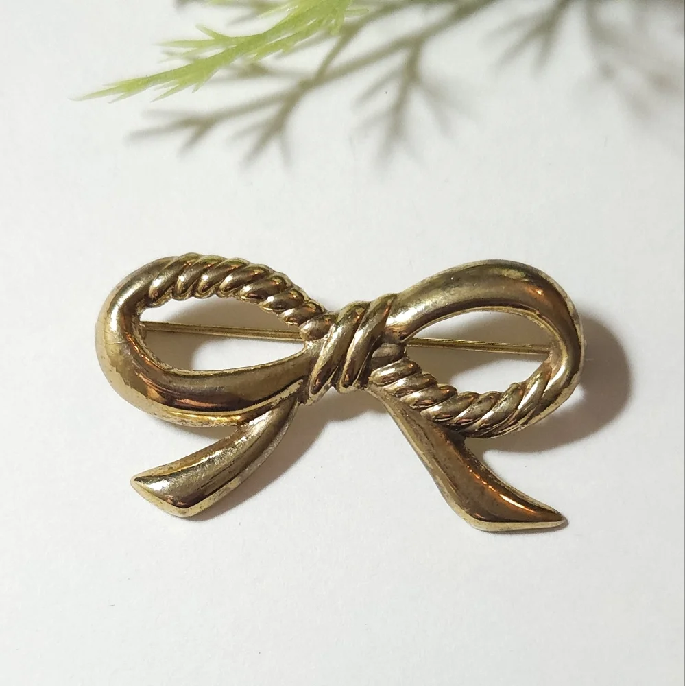 Vintage Gold Plated Ribbed Bow Brooch Large Golden Bow Brooch